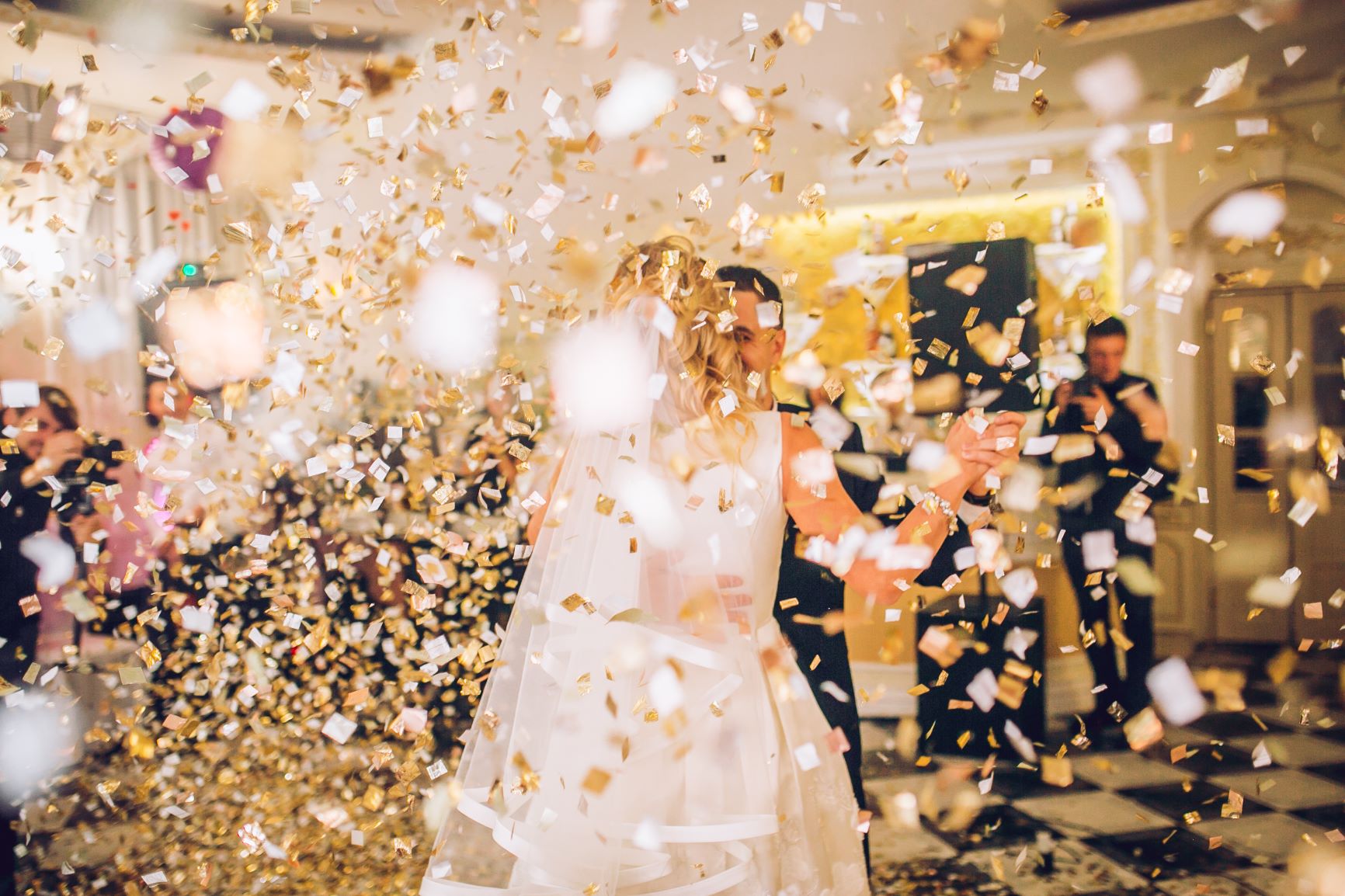 Confetti falling: Making the most of your wedding photos